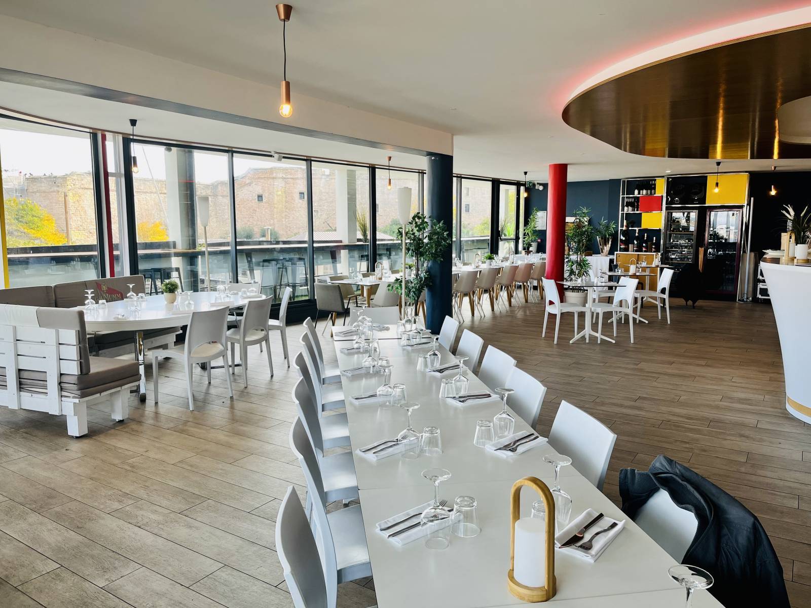 Le Rowing club Restaurant recrute, à vos CVs !